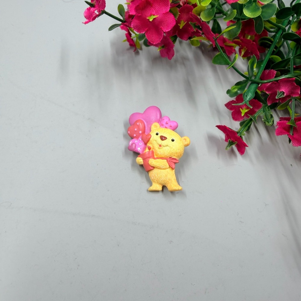 Cute Vintage Y2K Bear Brooch with Pink Balloons